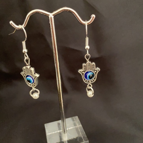 NEW handcrafted Earrings Pearl Blue Nazar pendant +keyholder - Picture 4 of 6